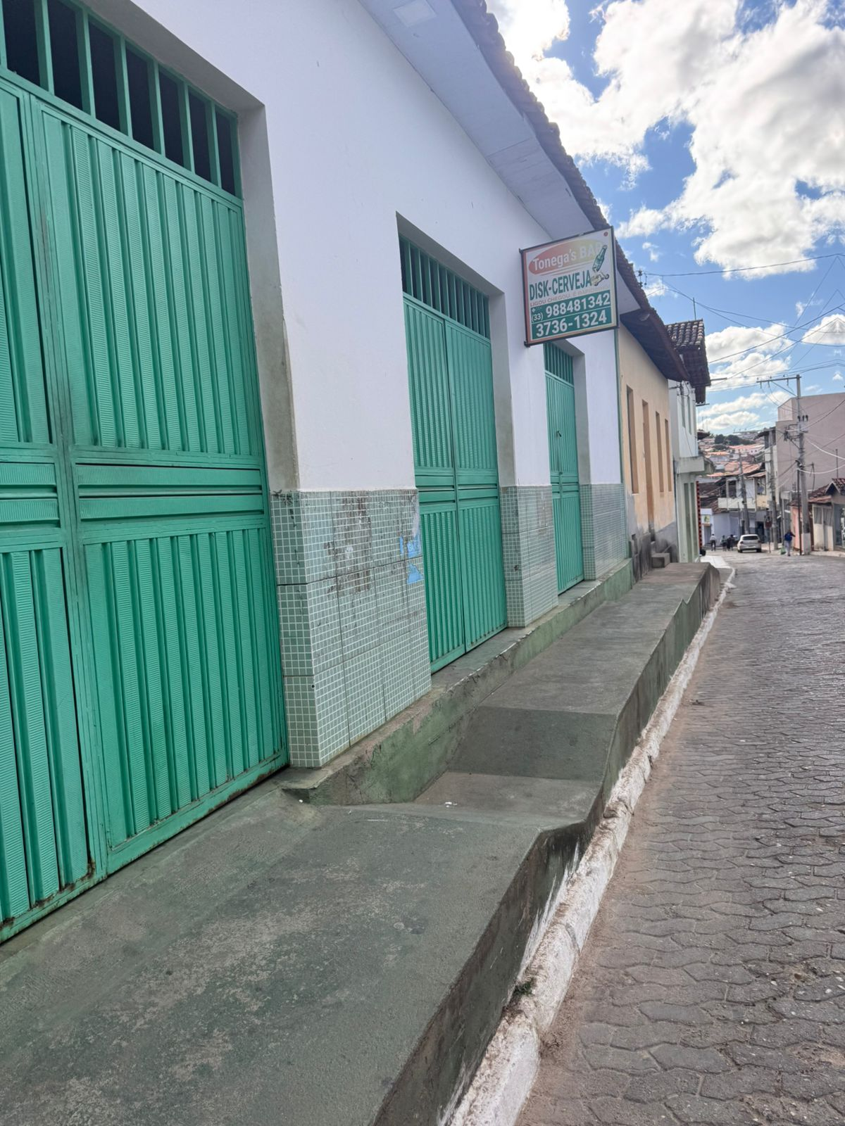 Tonegas bar